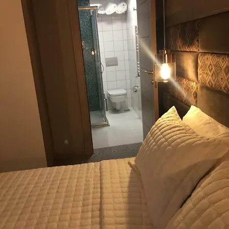 Acr Hotel 2*