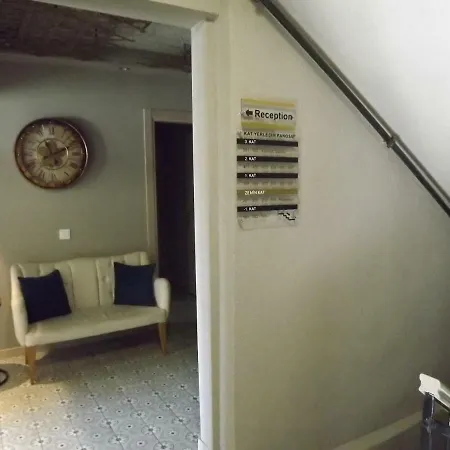 فندق Acr أديرني